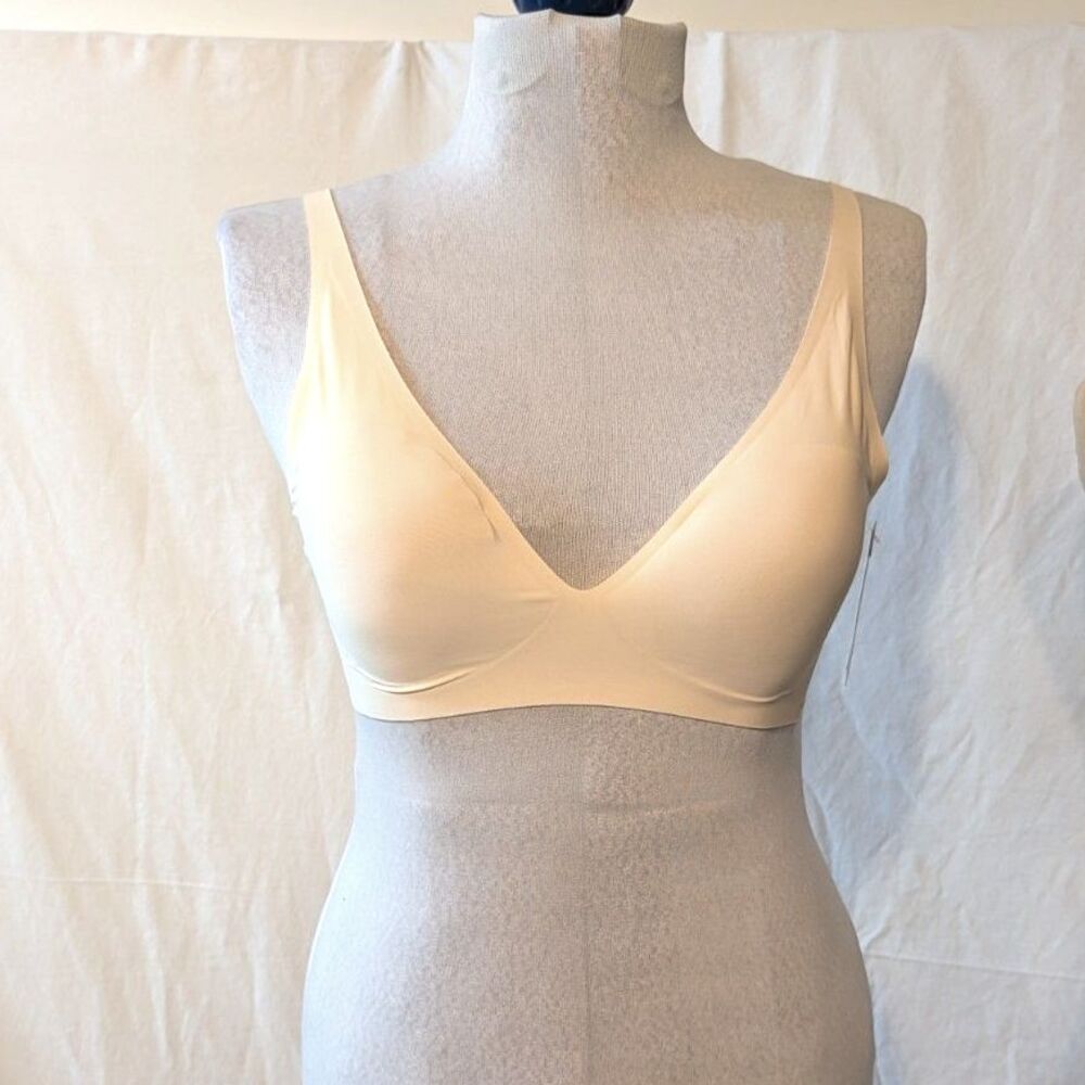 Danskin Invisible Wireless Support Bra, size XL